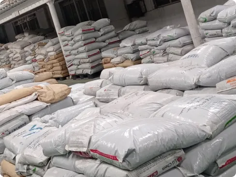 Raw material mixing equipment