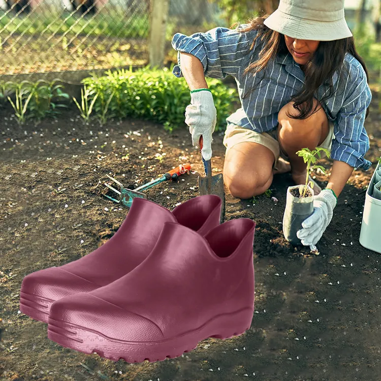 Garden Red Waterproof Anti Slip Shoes